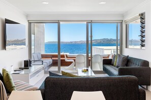 Sacred Waters Lakeview Apartment 16 | Living area