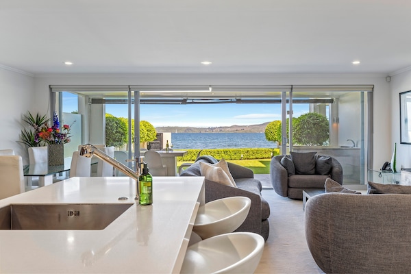 Lake Front Three Bedroom | Private kitchen | Fridge, microwave, oven, stovetop