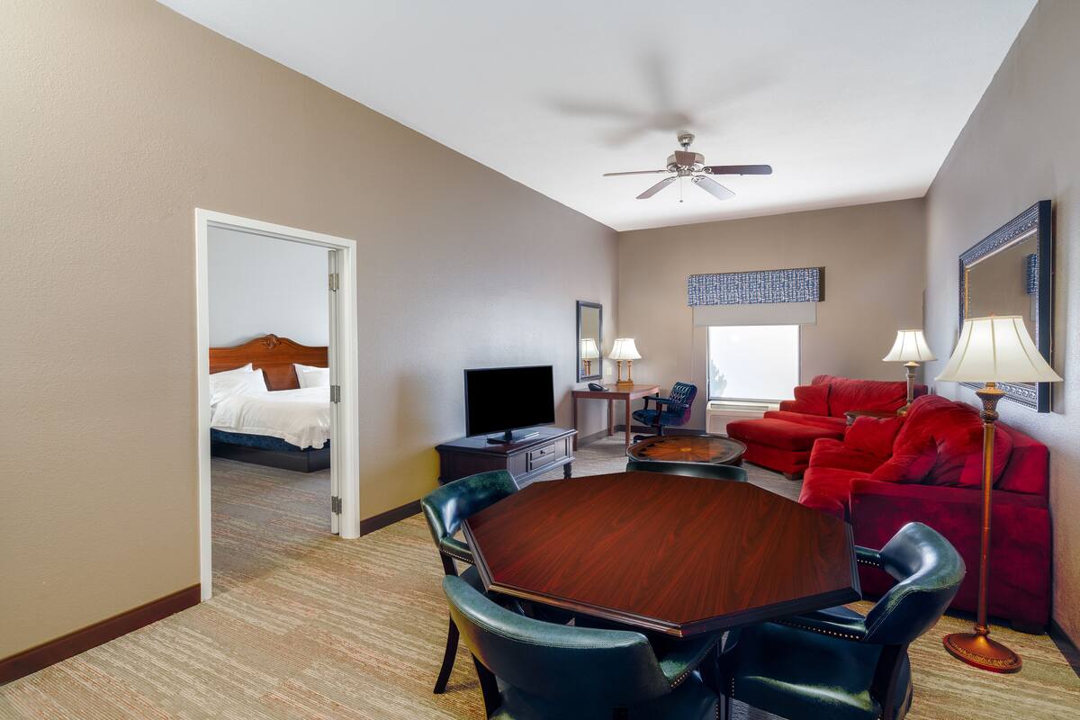 studio, 1 king bed, non smoking (whirlpool) | desk, free wifi, bed sheets, alarm clocks