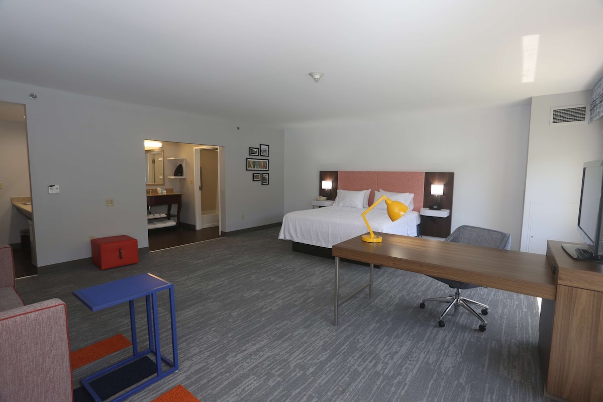 studio, 1 king bed with sofa bed | in-room safe, iron/ironing board, free wifi, bed sheets