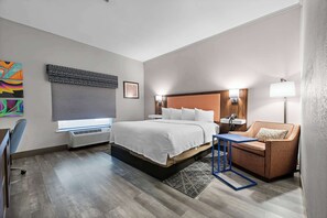 客房 | 客房内保险箱、办公桌、熨斗/熨衣板、免费婴儿床