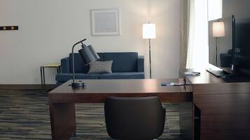 Minibar, in-room safe, desk, iron/ironing board