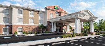 Holiday Inn Express & Suites Spring Hill by IHG