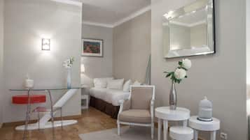 Ropa de cama de alta calidad, camas con pillow-top y minibar