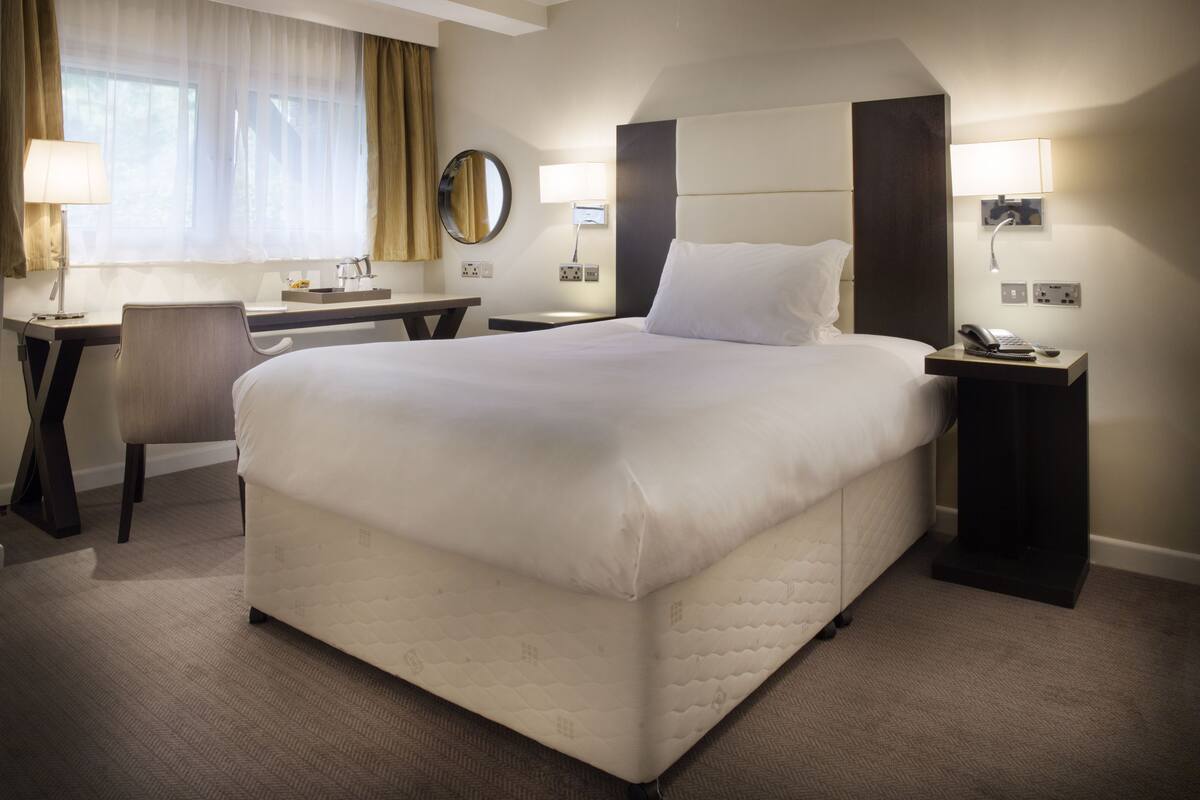 in-room safe, desk, iron/ironing board, free wifi