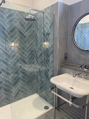 Franklyn Suite. | In-room safe, desk, iron/ironing board, free WiFi - New Place (Southampton)