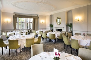 Breakfast, lunch and dinner served