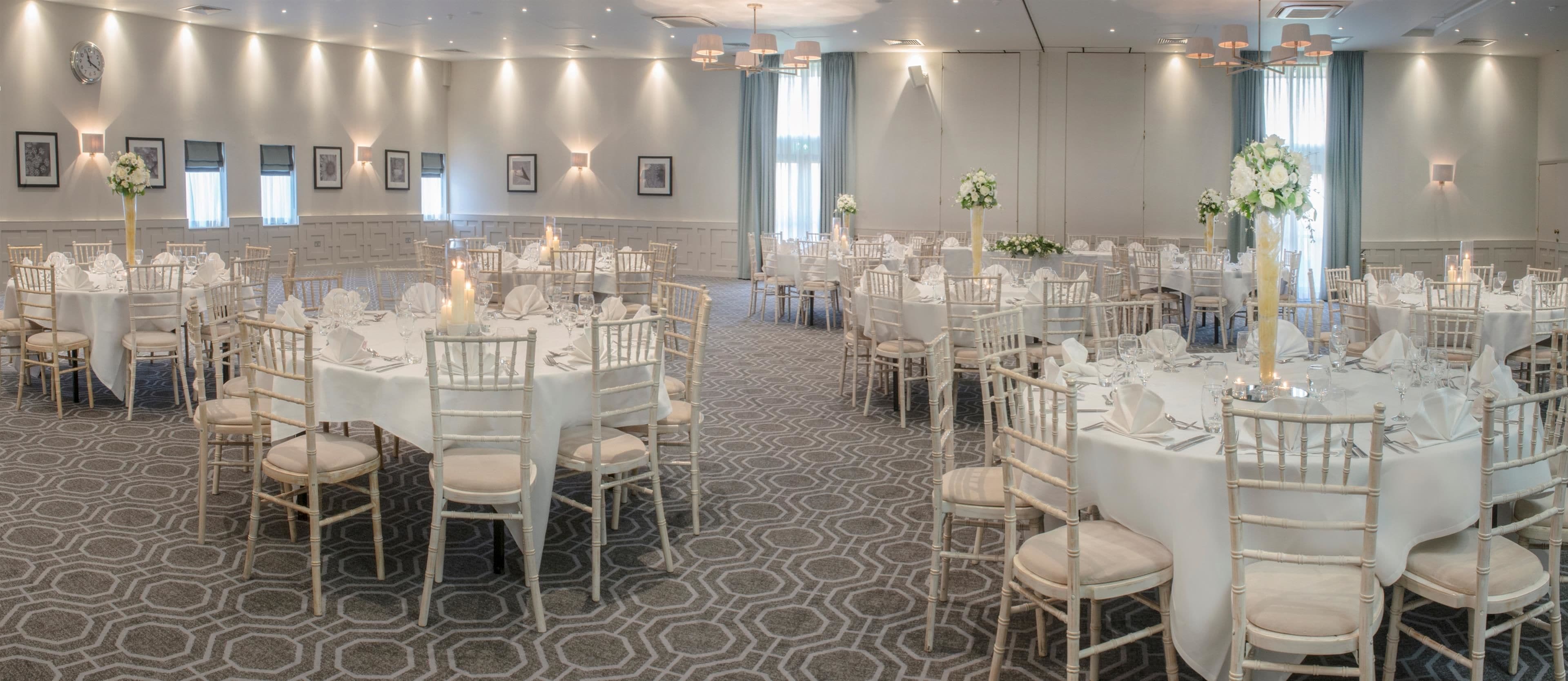 English breakfast on weekdays (GBP 14.95 per person)