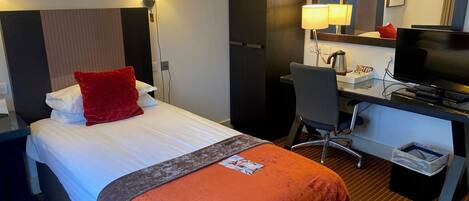 Standard Single Room | Desk, soundproofing, iron/ironing board, free WiFi