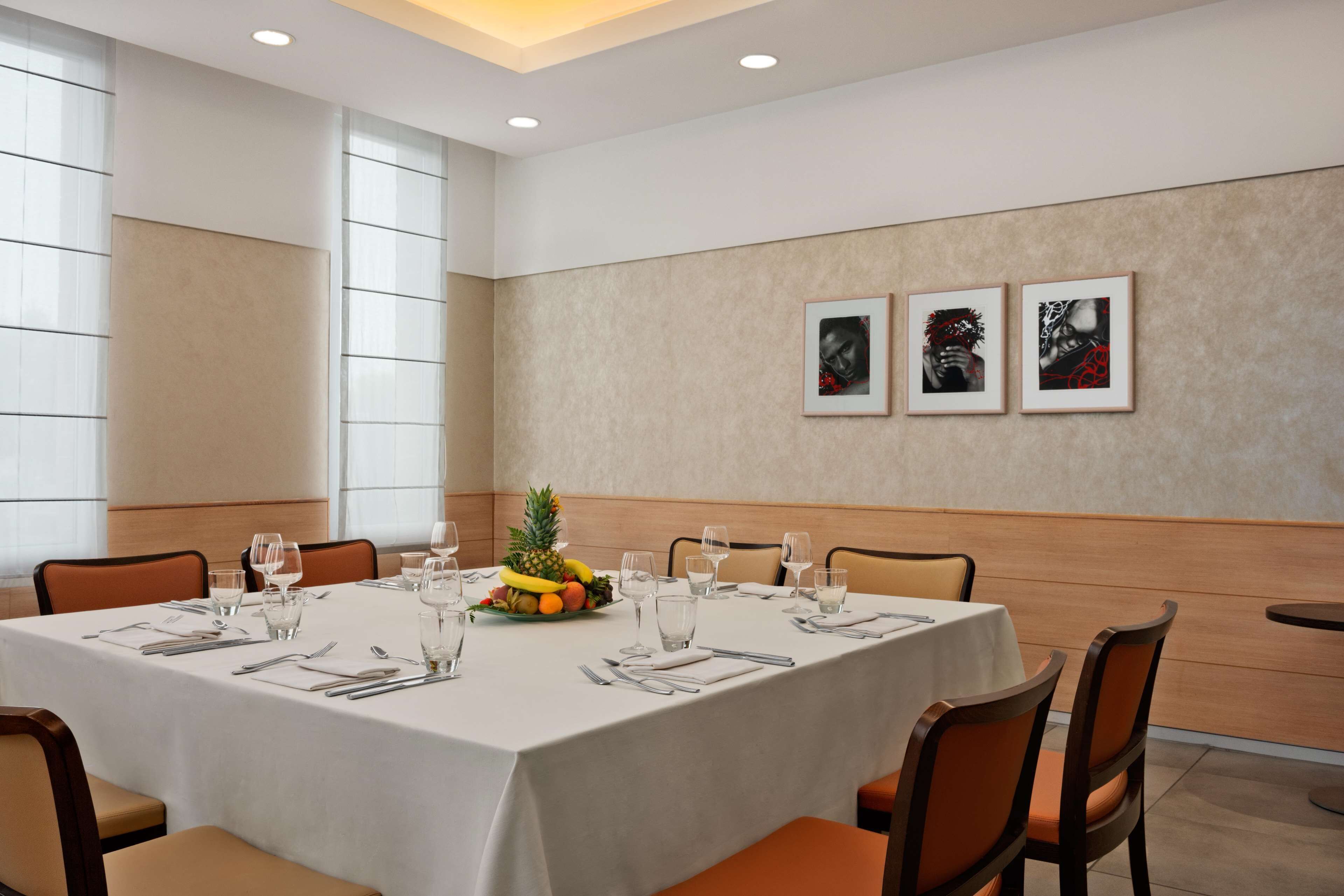 breakfast, lunch and dinner served