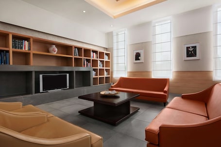 Reception. Hilton Garden Inn Rome Airport