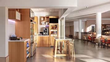 Frühstück, Mittagessen und Abendessen