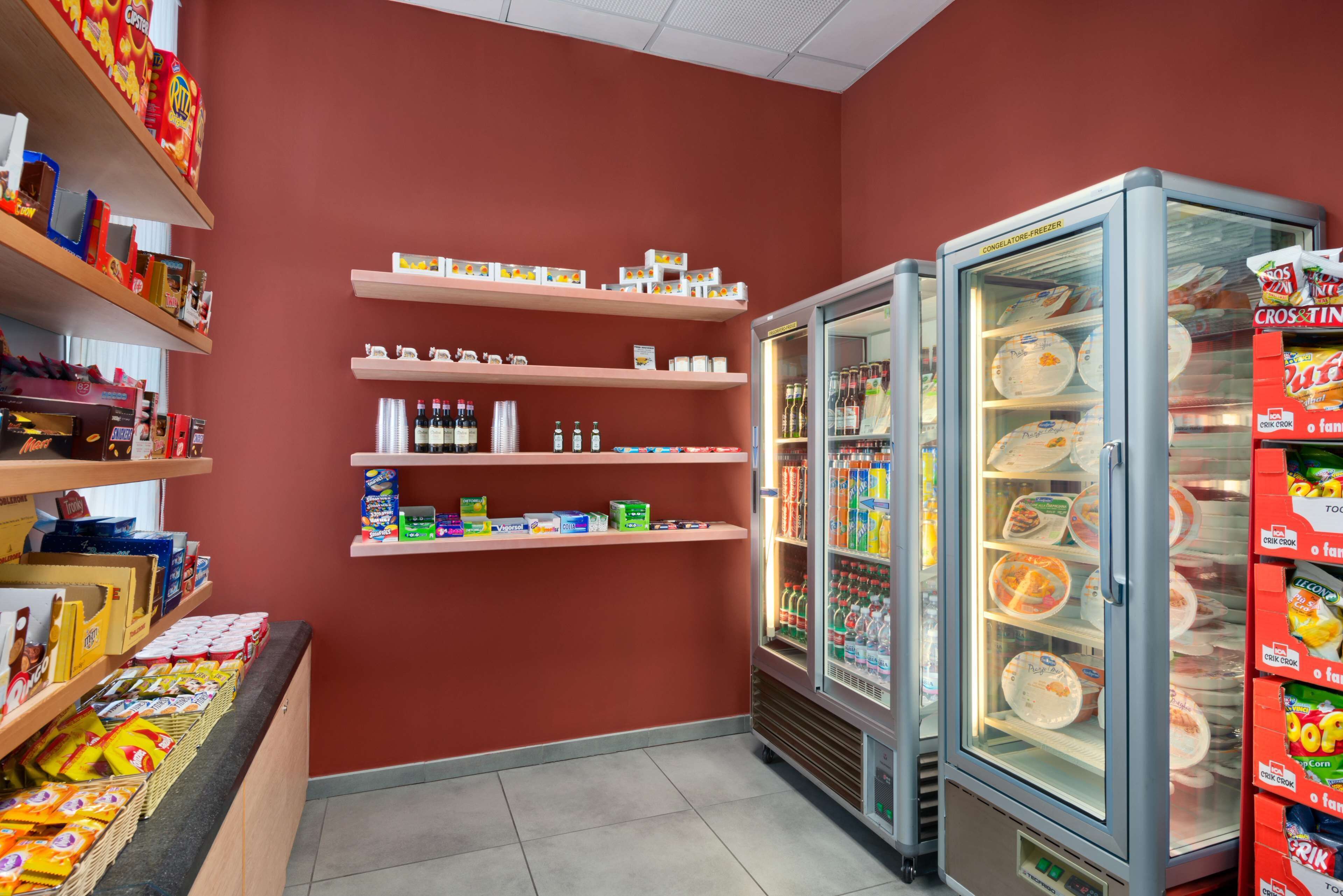 breakfast, lunch and dinner served