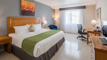Premium bedding, in-room safe, desk, blackout drapes