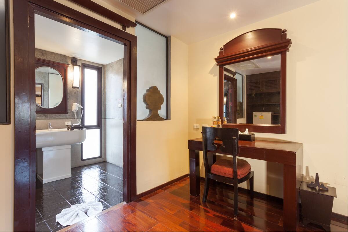 duplex family and friend villa 6 persons | premium bedding, minibar, desk, soundproofing