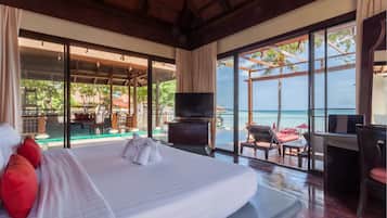 Ocean Front Villa with Private Pool | Premium bedding, minibar, desk, soundproofing