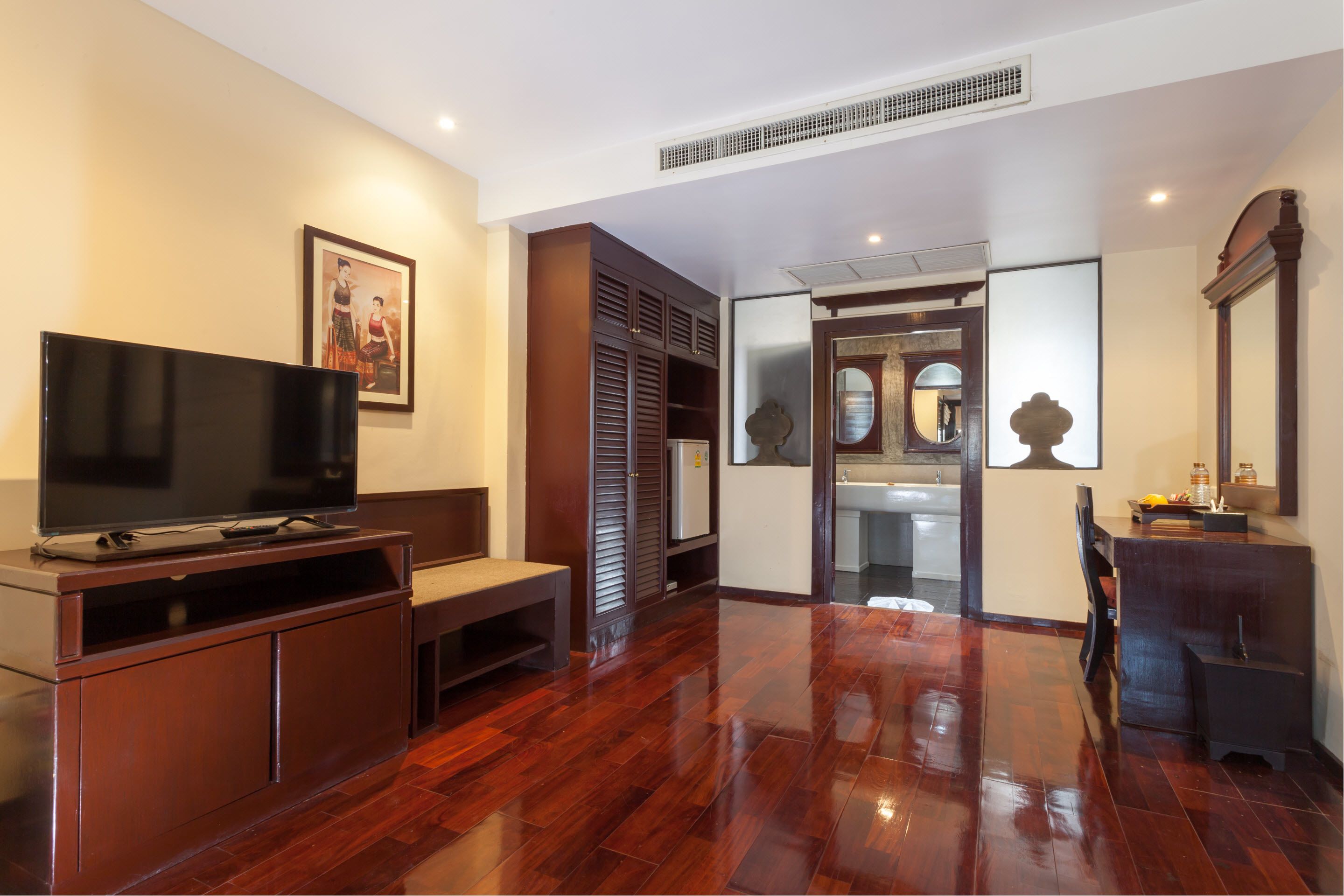 duplex family and friend villa 6 persons | premium bedding, minibar, desk, soundproofing