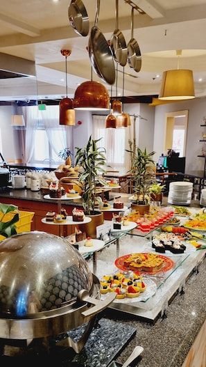 Morgenmadsbuffet hver dag (75 QAR pr. person)