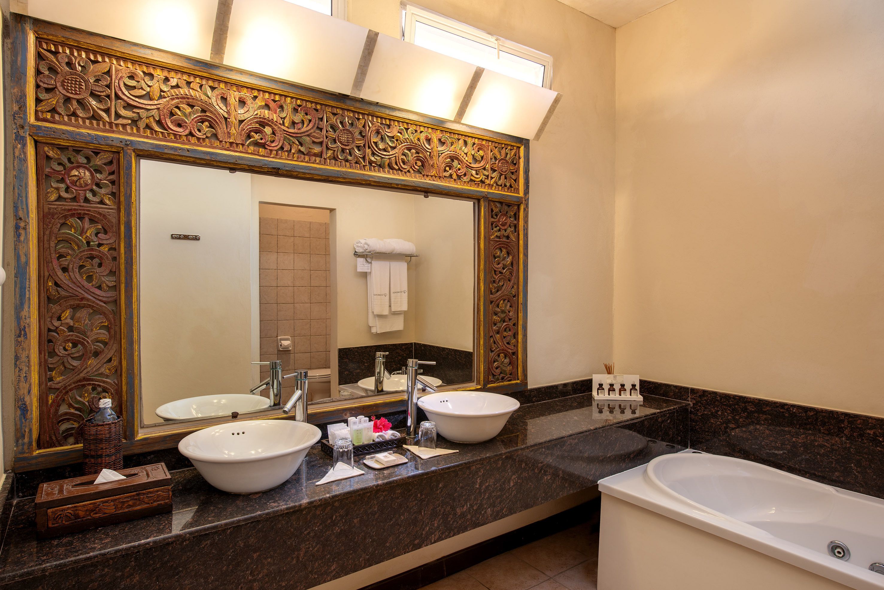 junior suite | bathroom | jetted bath, free toiletries, hair dryer, bidet