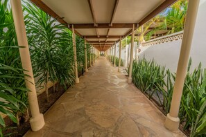 Interior detail - Diamonds Dream of Africa (Malindi)