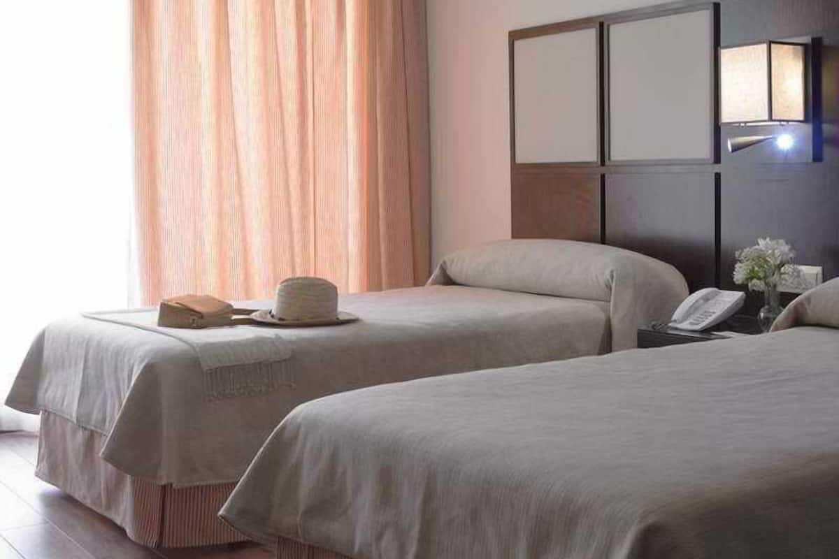 Minibar, coffres-forts dans les chambres, décoration personnalisée