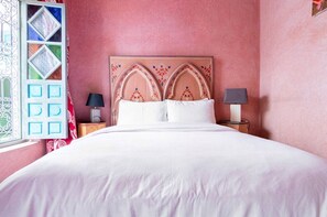 Kamar Double atau Twin Superior | Brankas, tirai kedap cahaya, dan tempat tidur lipat/tambahan