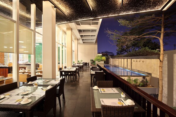 Terrace/patio - Novotel Bandung (Bandung)