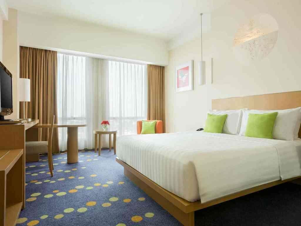 Free minibar items, in-room safe, desk, soundproofing