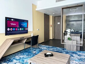 Junior Suite, 1 King Bed | Living area | 32-inch LCD TV with cable channels, TV - Novotel Bandung (Bandung)