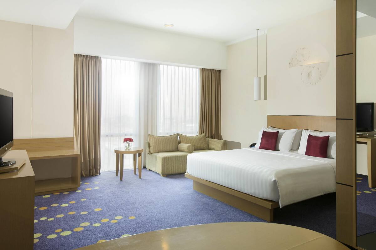 1 bedroom, free minibar items, in-room safe, desk