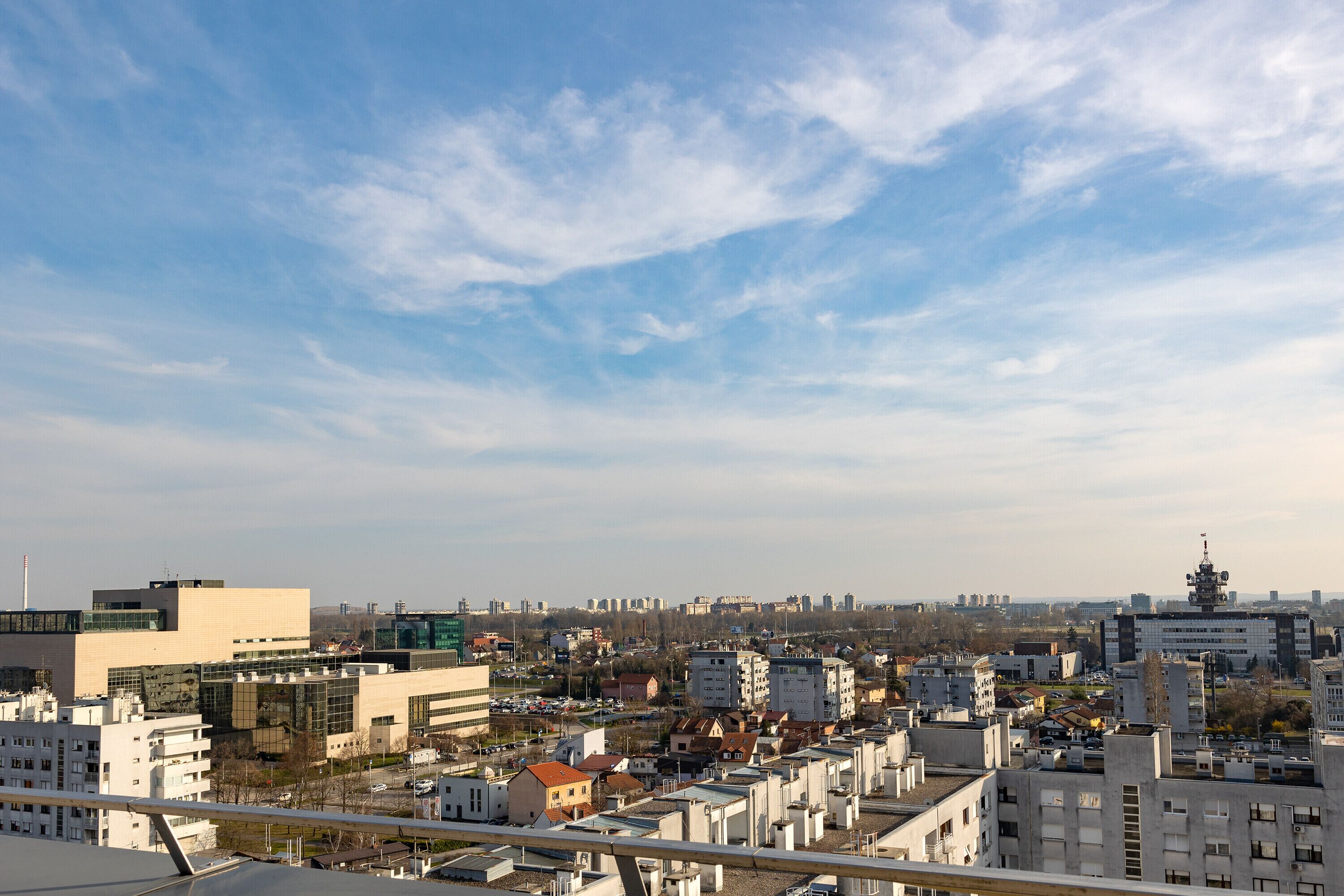 deluxe suite | city view