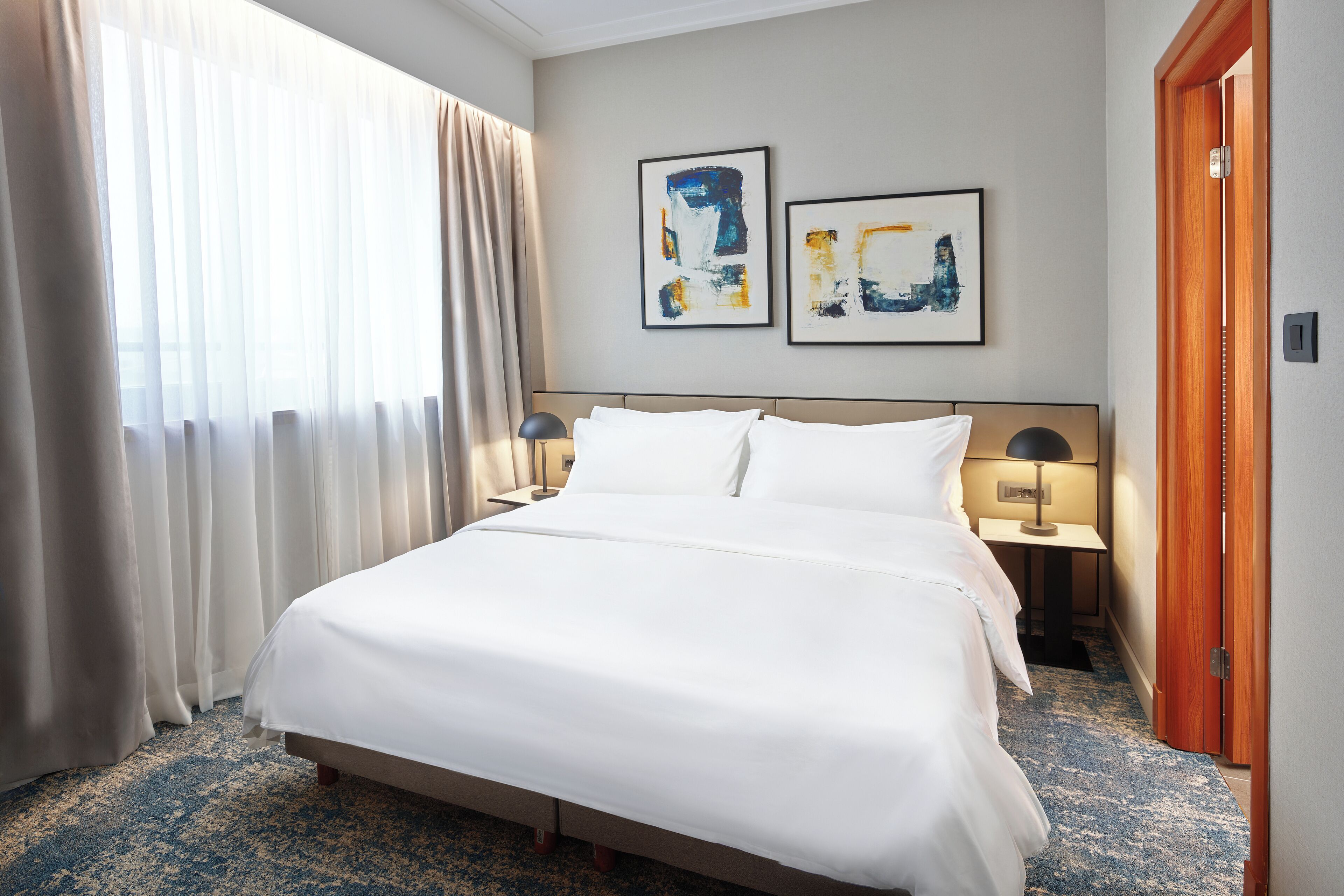 Ropa de cama hipoalergénica y minibar 