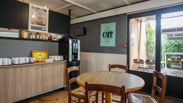 Daily buffet breakfast (EUR 13.90 per person)