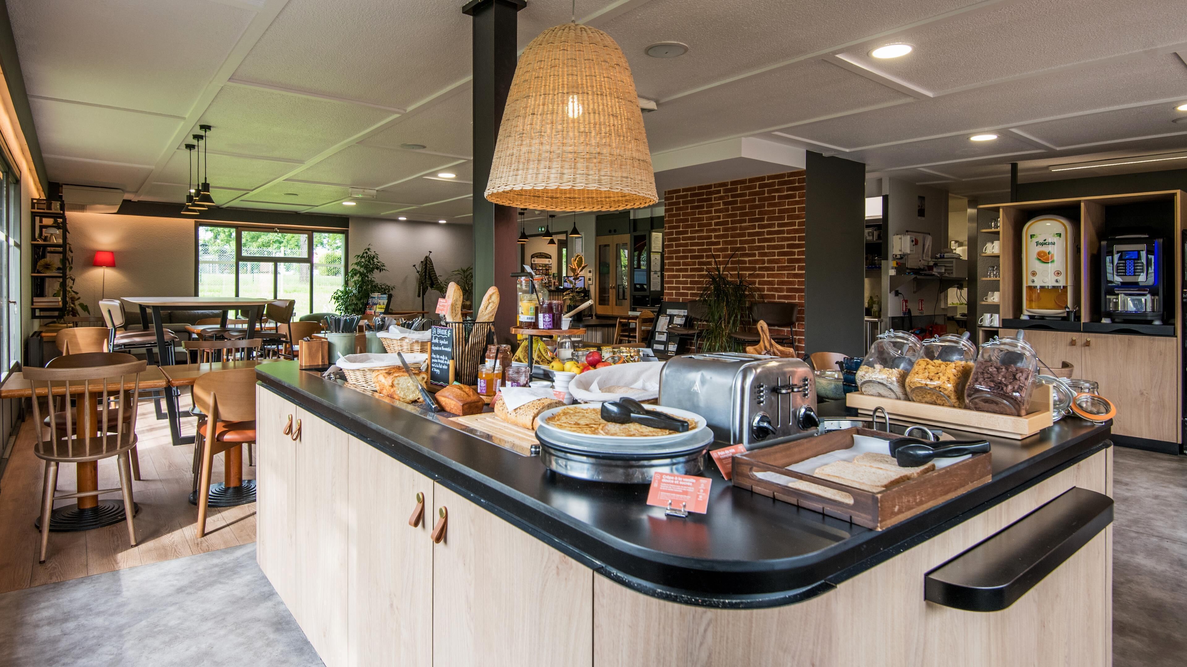 Colazione a buffet a pagamento, servita tutte le mattine 