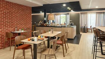 Daily buffet breakfast (EUR 14.9 per person)