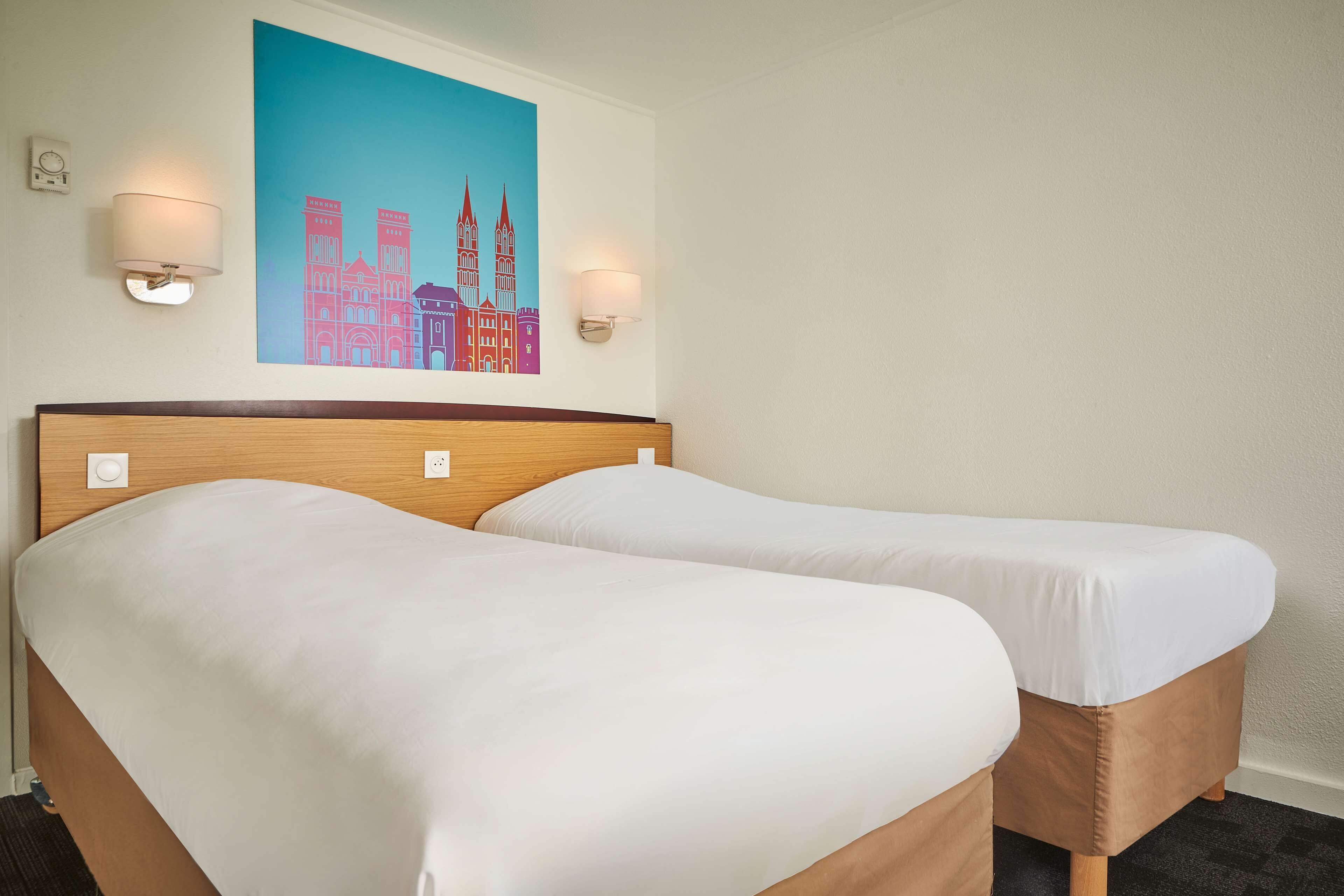 Ropa de cama de alta calidad y escritorio 
