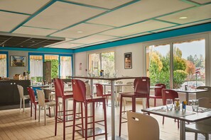 Dinner served, French cuisine - Kyriad Direct Epinal (Epinal)
