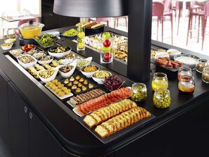 Dinner served  - Kyriad Chalons En Champagne - Saint Martin (Saint-Martin-sur-le-Pre)