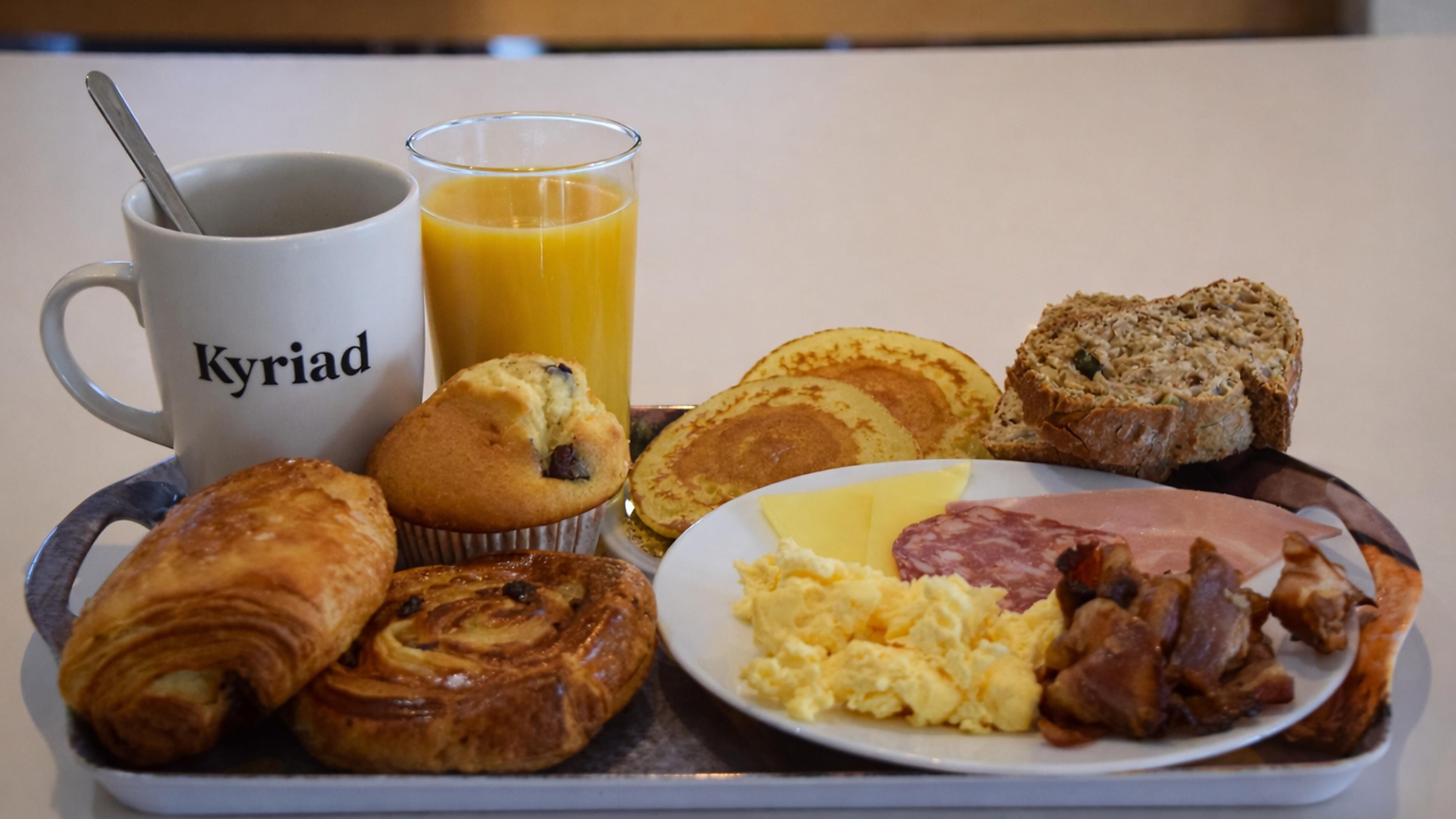 Frokostbuffé hver dag (EUR 12.9 per person)