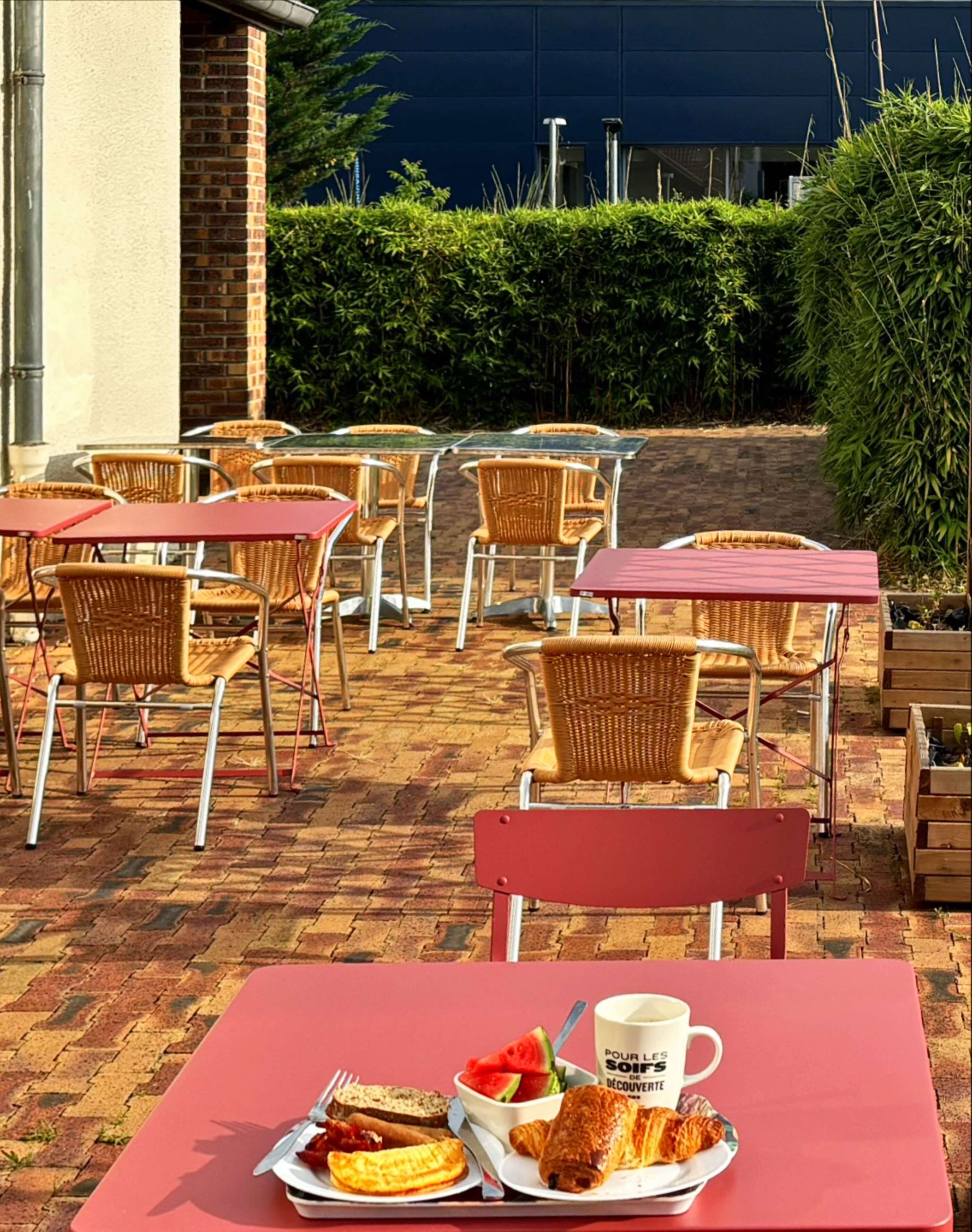 每日供应自助式早餐（每人 EUR 12.9）