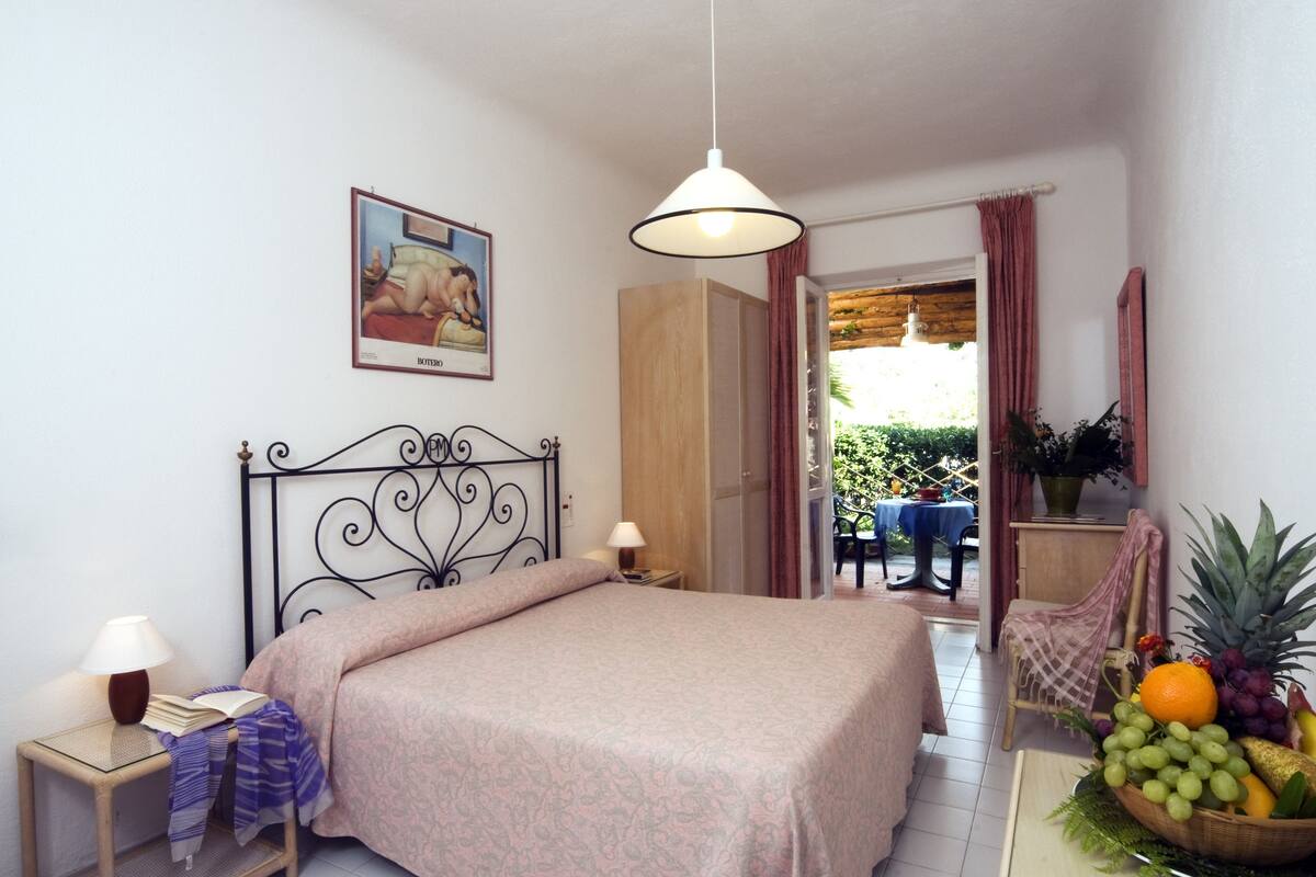 Chambre Classique Double ou avec lits jumeaux, vue jardin, dans la tour