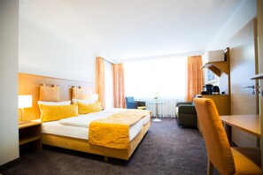 Superior Room - Size: L(arge) | Hypo-allergenic bedding, in-room safe, desk, laptop workspace - Hotel & Living Am Wartturm (Speyer)