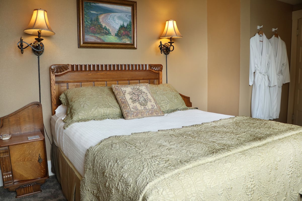 Economy Room (3)