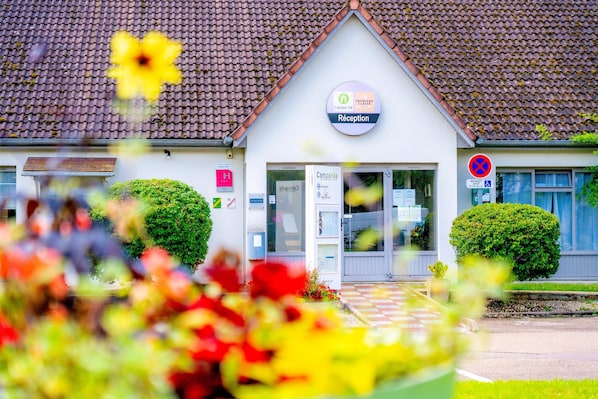 Exterior - Campanile Avallon (Sauvigny-le-Bois)