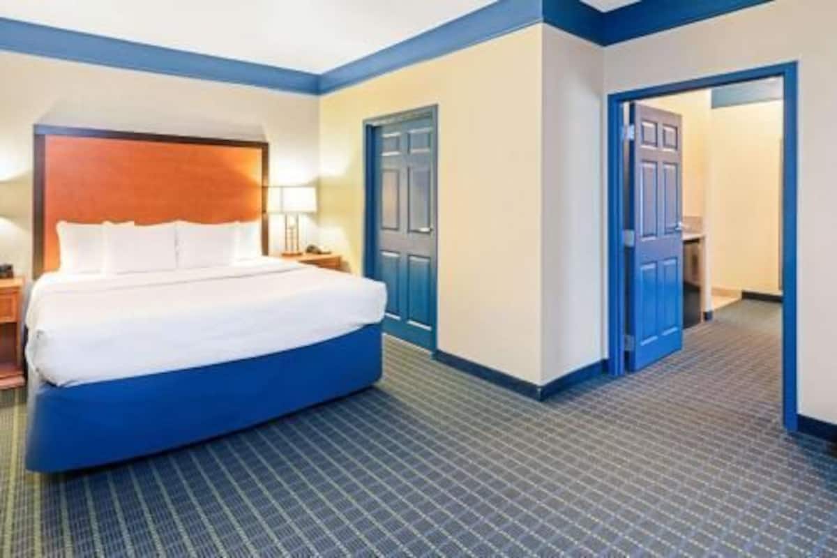 Premium bedding, desk, blackout curtains, iron/ironing board