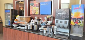 Petit déjeuner complet compris tous les jours