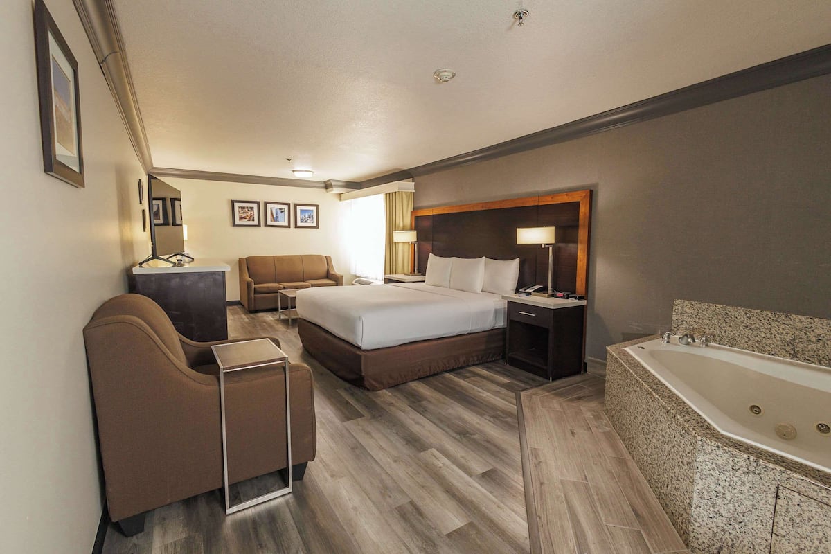 premium bedding, individually furnished, desk, laptop workspace