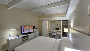 Chambre Prestige, 1 trÚs grand lit, non-fumeur | Draps en coton égyptien, literie de qualité, bureau