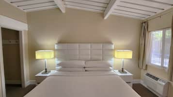 Quarto clássico, 1 cama Queen, para não fumantes | Roupas de cama de algodão egípcio, roupas de cama premium, escrivaninha