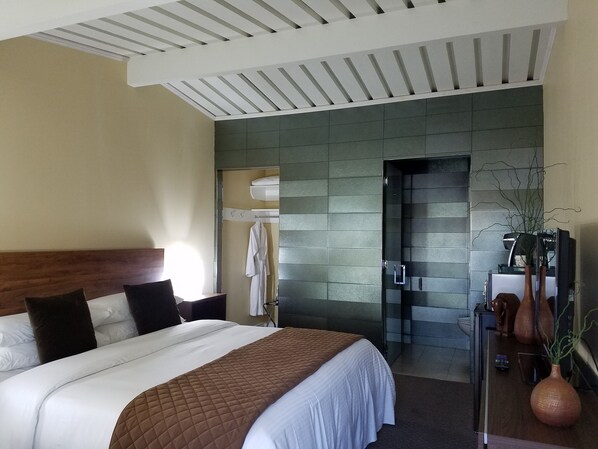 特色客房, 1 张特大床, 无烟房 | 埃及棉床单、高档床上用品、办公桌、笔记本电脑工作区